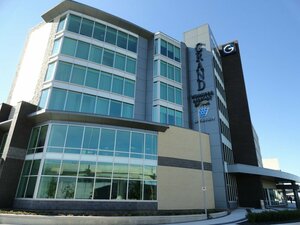 Гостиница The Grand Winnipeg Airport Hotel by Lakeview