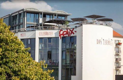 Апартаменты Felix Suiten im Lebendigen Haus am Zwinger в Дрездене