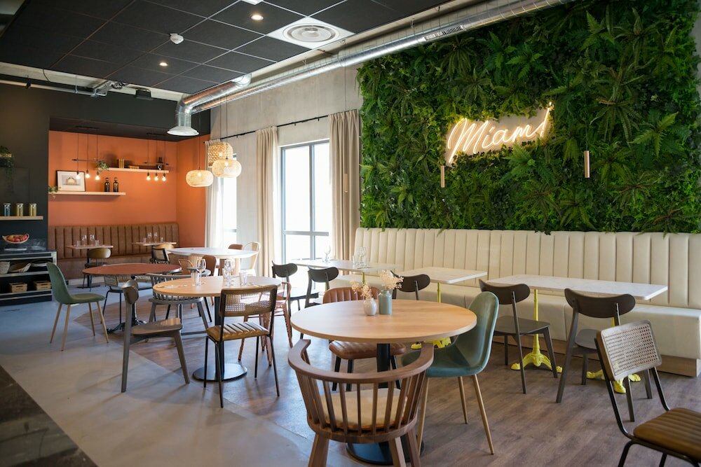 Фото Campanile Saint-Brieuc Centre - Gare