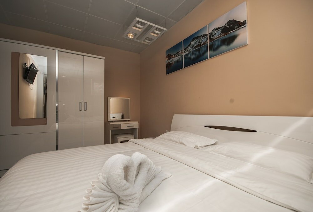 Фото London Palace Tbilisi