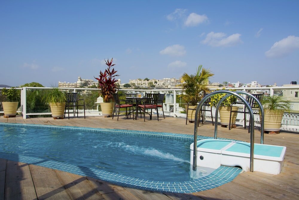 Фото Hotel Shambhu Villas