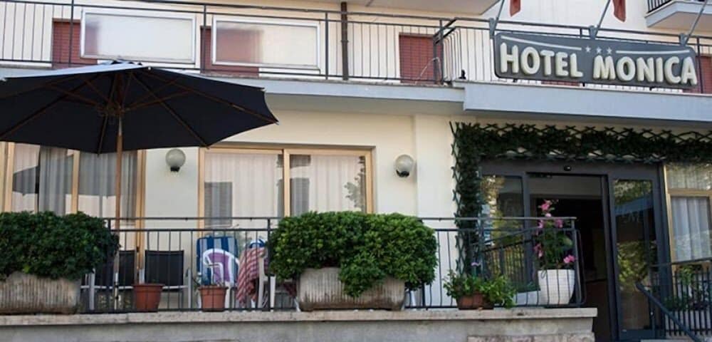 Фото Hotel Monica