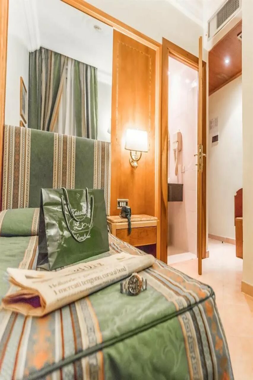 Фото Raeli Hotel Lux