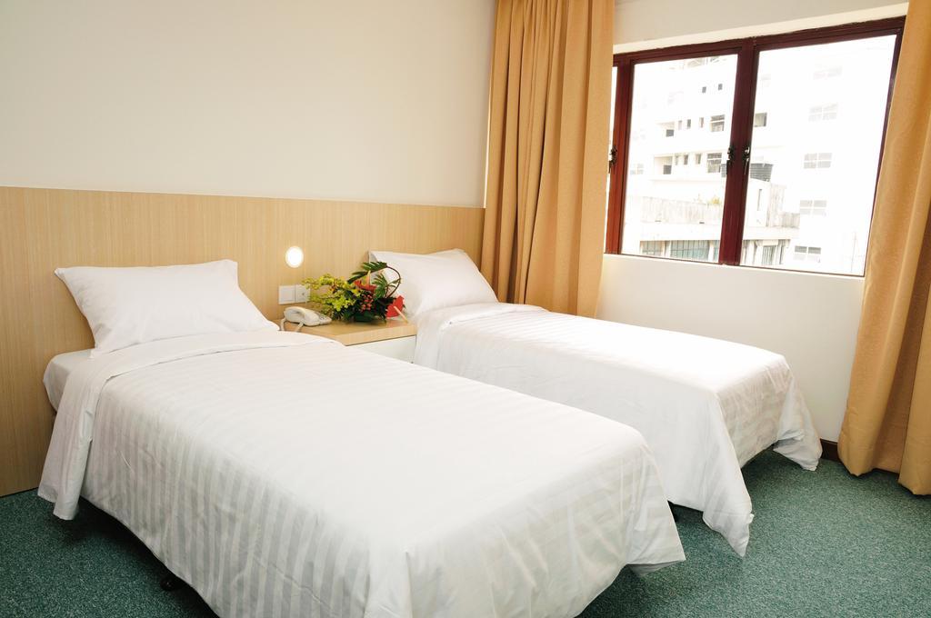 Фото Phoenix Hotel