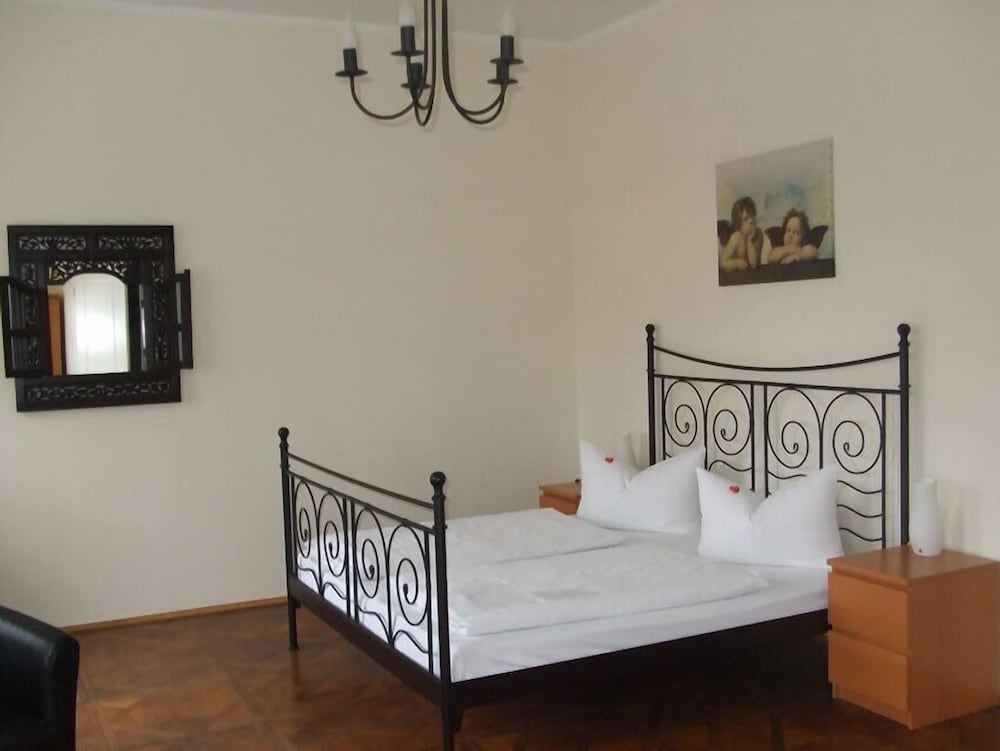 Фото Gästehaus Villa Seraphinum