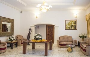 Гостиница Embassy Suites Hotels & Restaurant