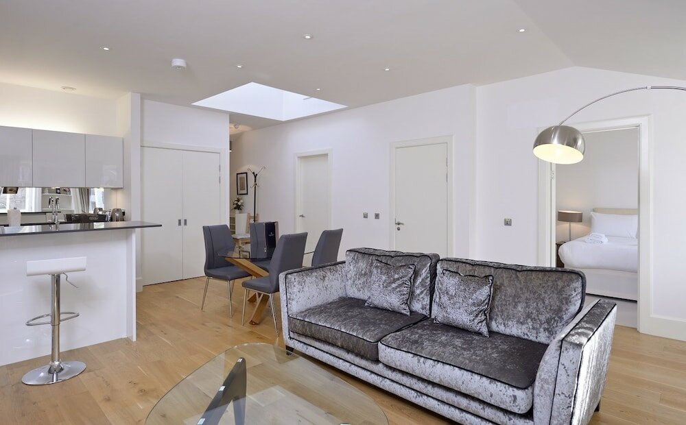 Фото Destiny Scotland - St. Andrew Square Apartments