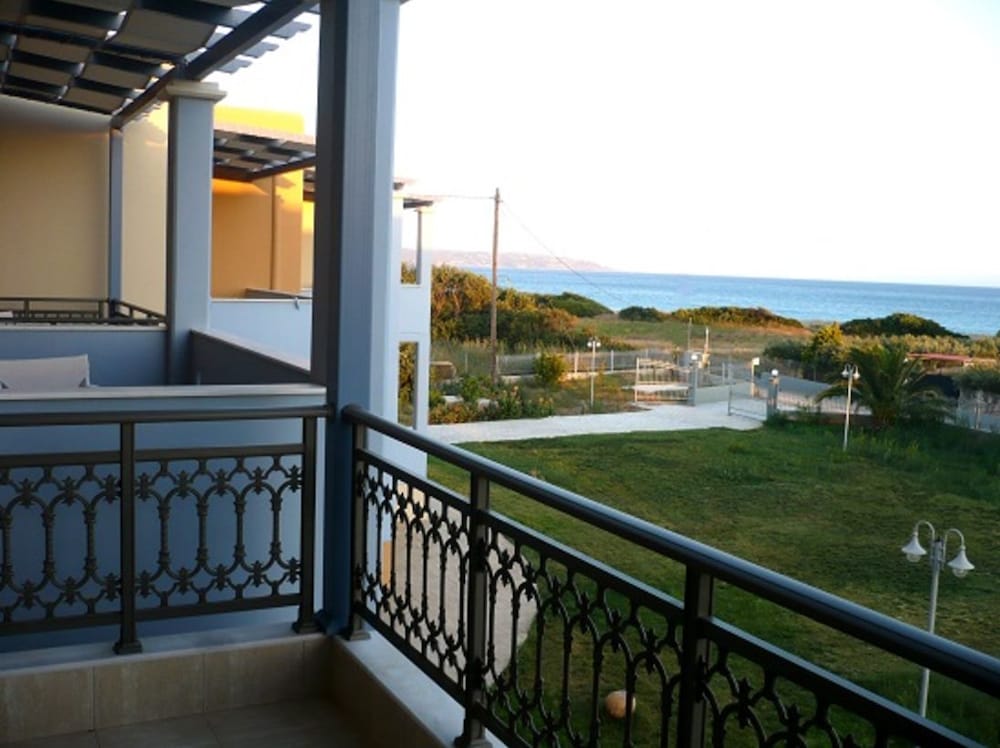 Фото Aquamarine Hotel