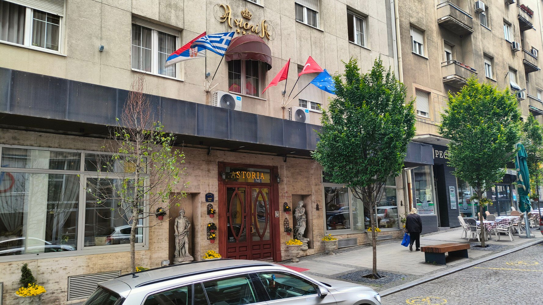 Фото Queen's Astoria Design Hotel