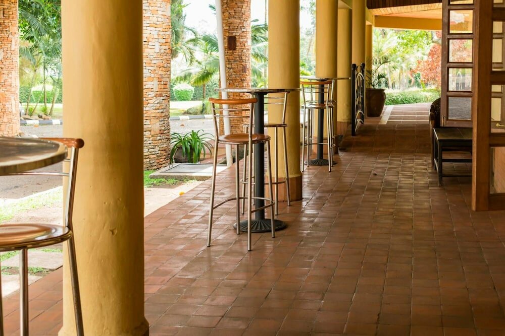 Фото Mountains of the Moon Hotel