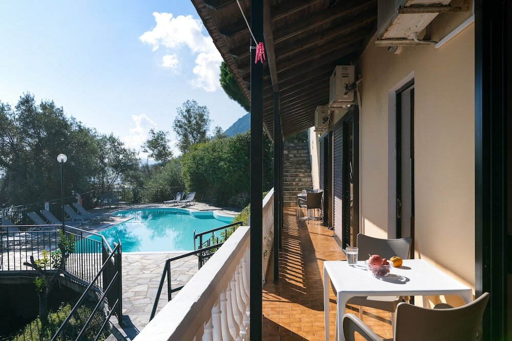 Фото Dimitra Studios