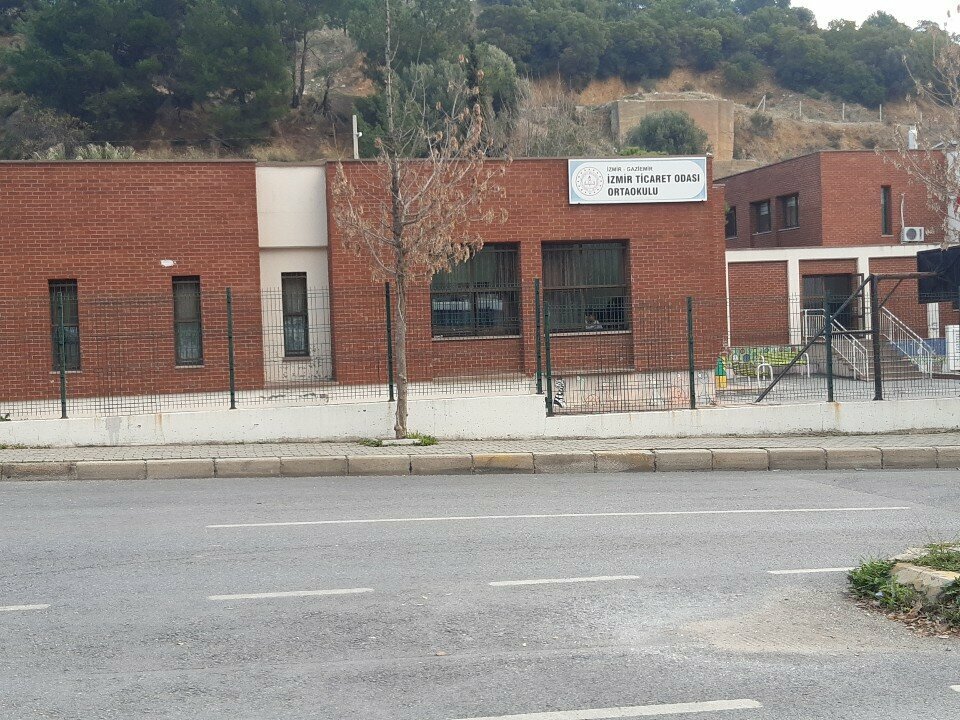School Izmir Chamber of Commerce Middle School, Izmir, photo
