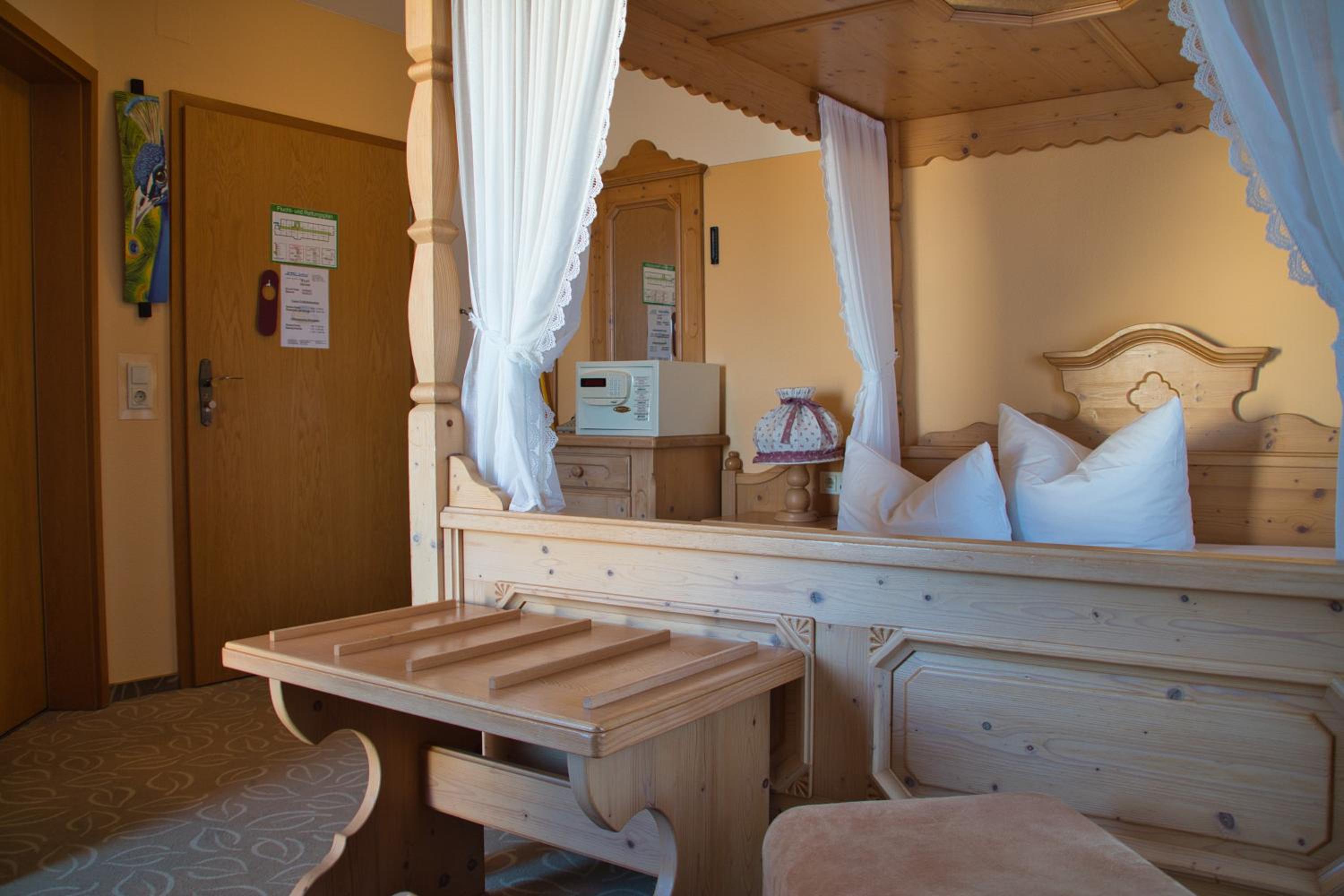 Фото Hotel Quellenhof