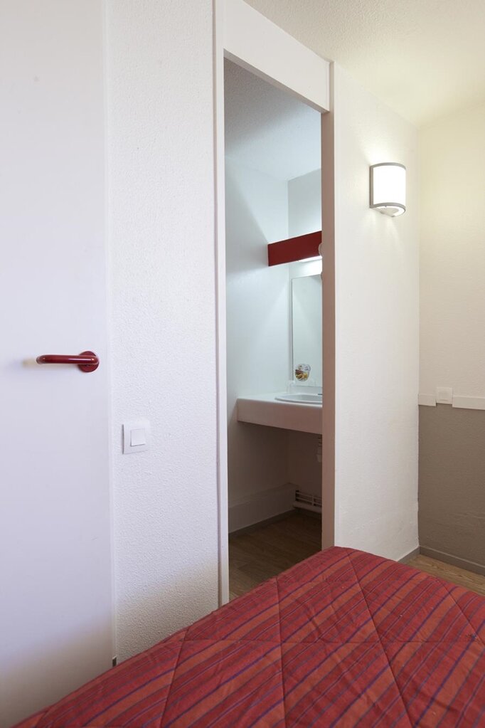 Фото Premiere Classe Cherbourg - Tourlaville