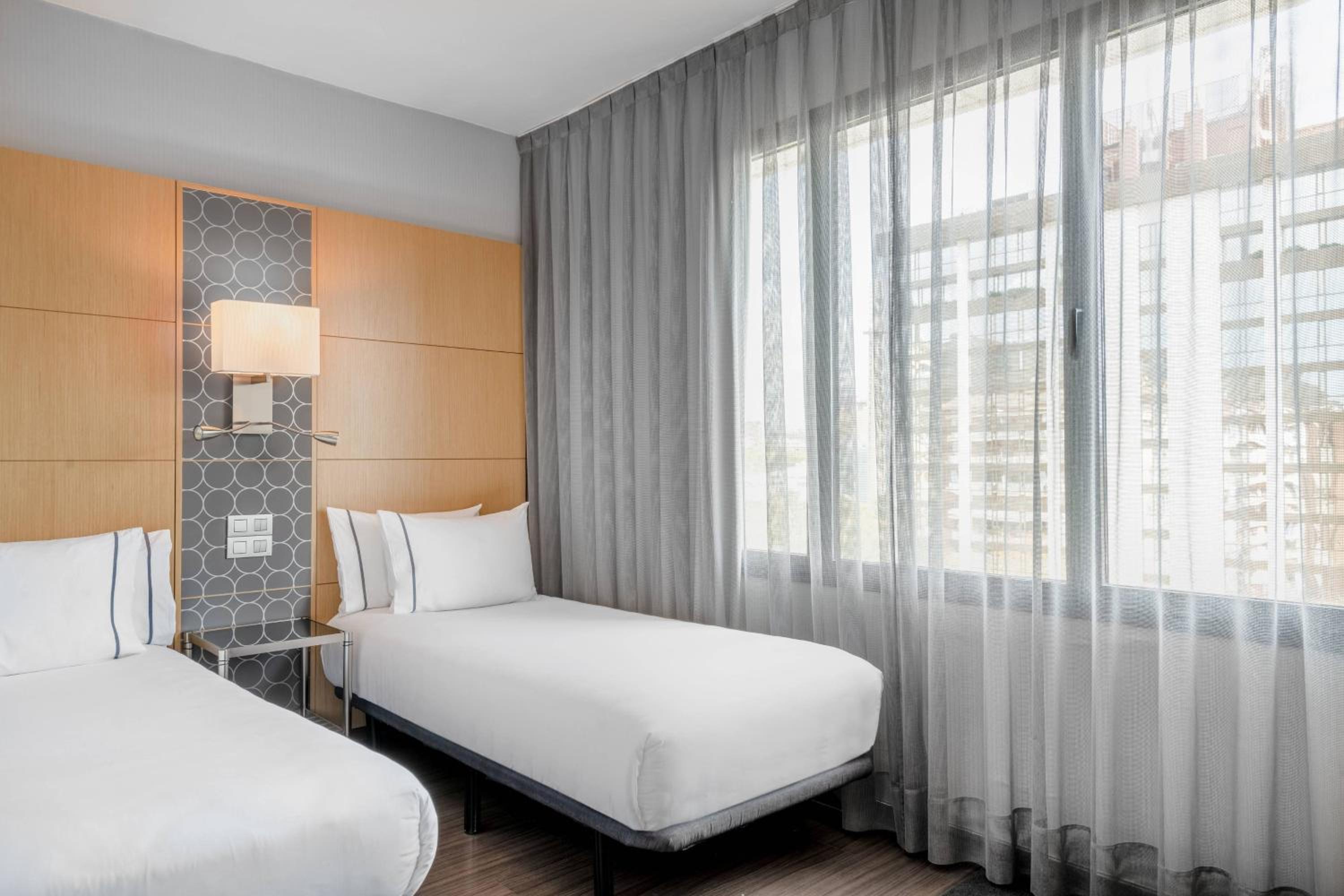Фото Ac Victoria Suites