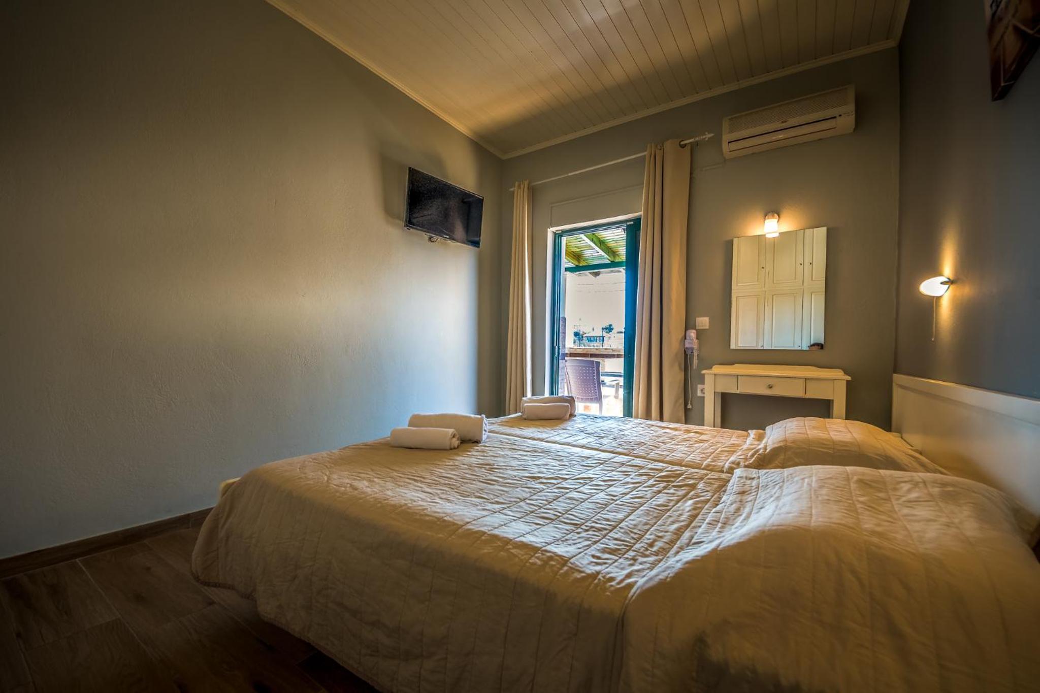 Фото Chandris Apartments