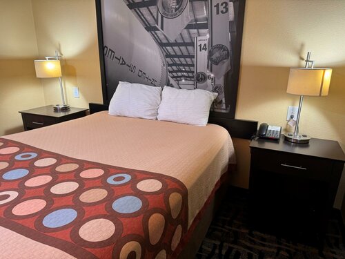 Гостиница Super 8 by Wyndham Pasadena в Пасадине
