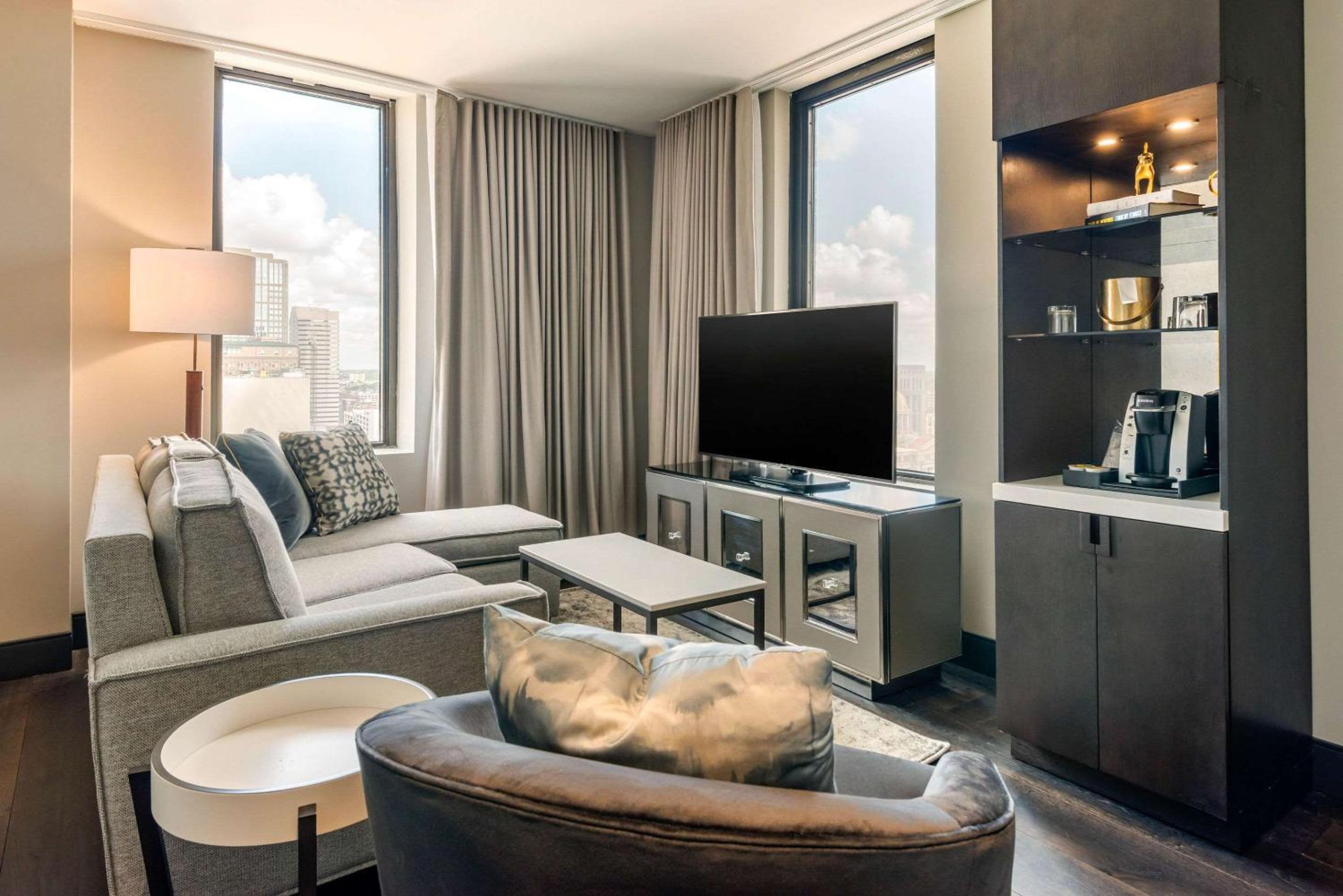 Фото Cambria Hotel Houston Downtown Convention Center