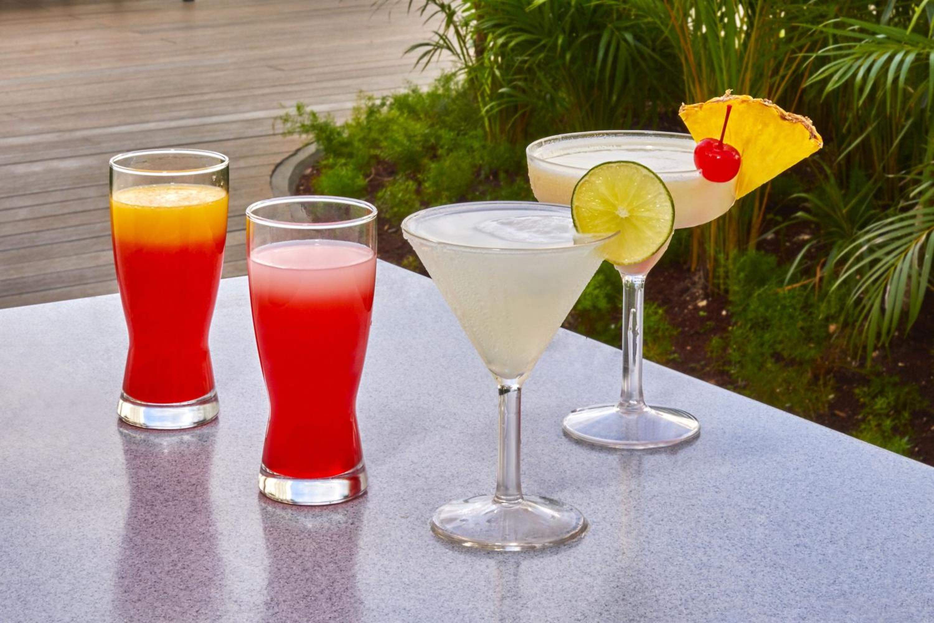 Фото City Express Suites by Marriott Cabo San Lucas