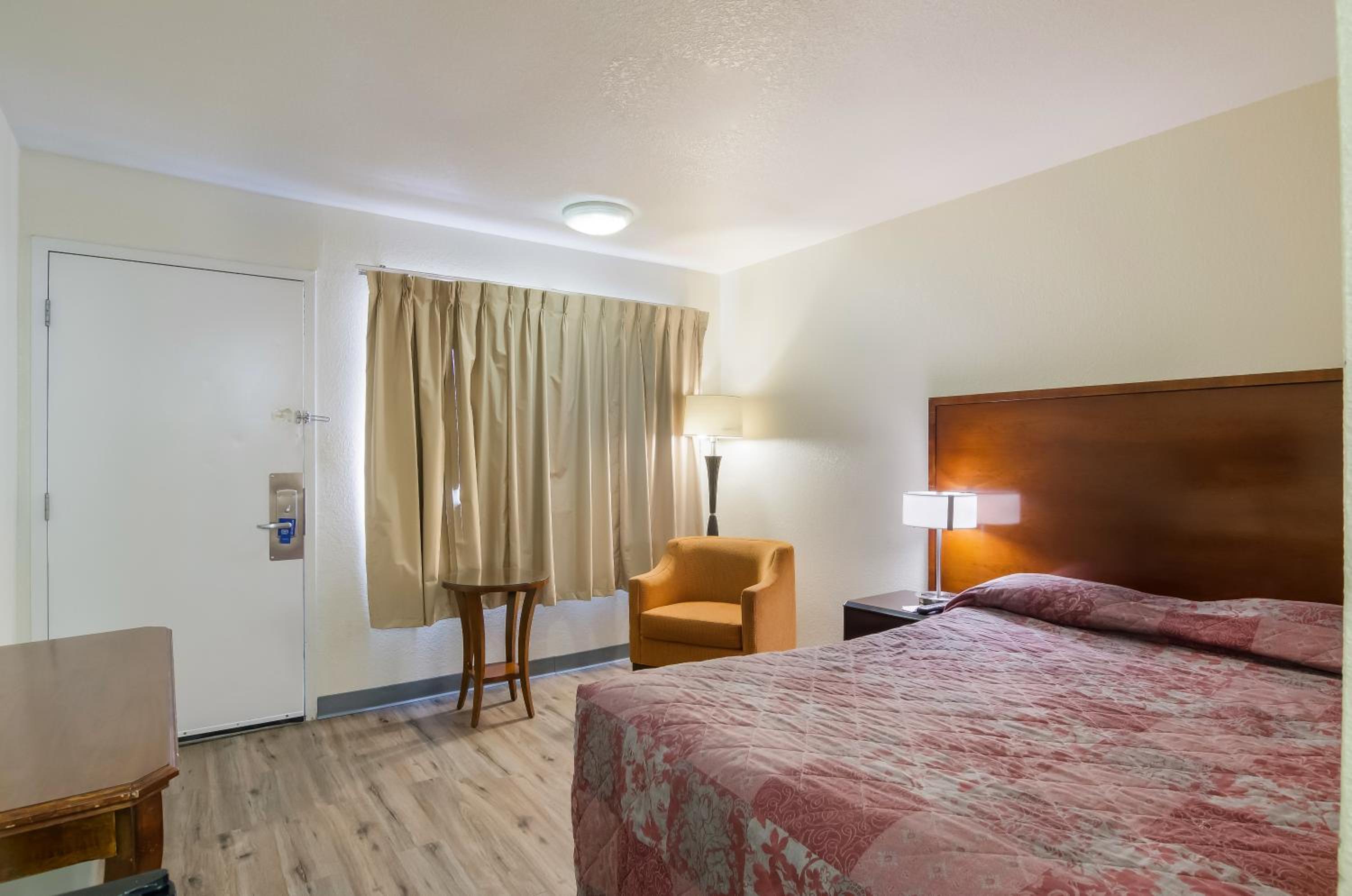 Фото Rodeway Inn Greeley