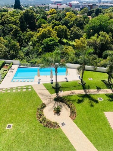 Апартаменты The Regency Apartment Hotel Menlyn