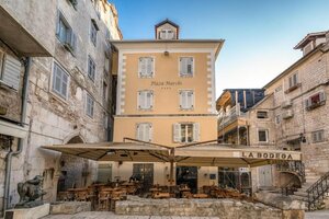 Гостиница Plaza Marchi Old Town - Mag Quaint & Elegant Boutique Hotels в Сплите