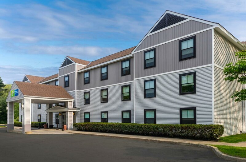 Гостиница La Quinta Inn & Suites by Wyndham South Burlington в Берлингтоне