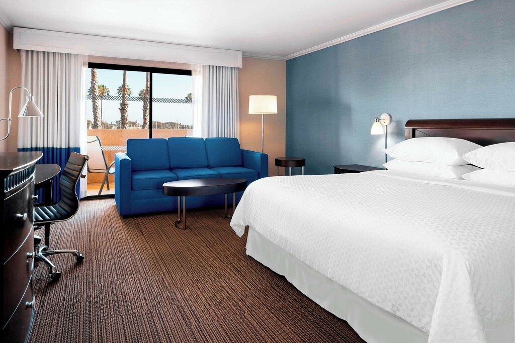 Hotel Four Points by Sheraton Ventura Harbor Resort, Ventura, photo