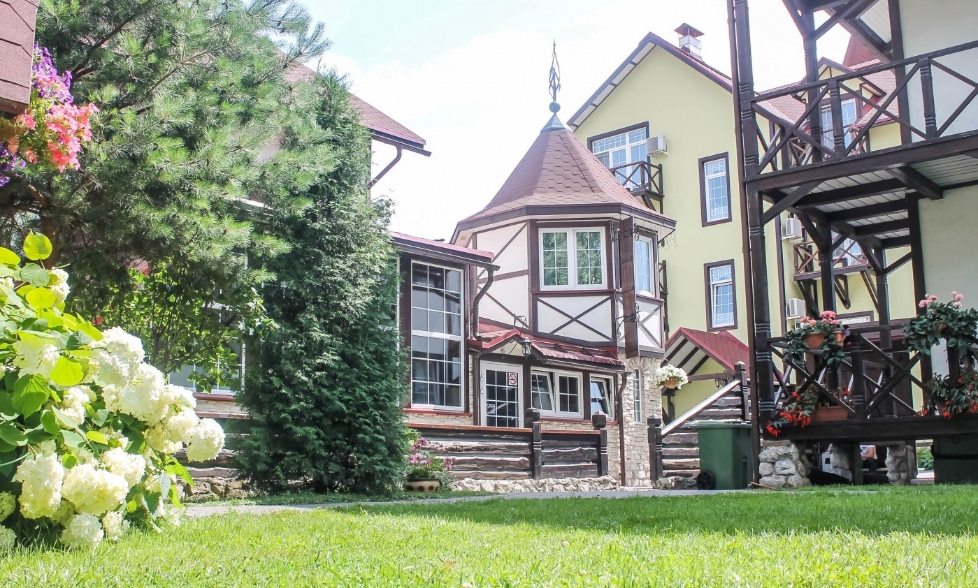 Фото Конюшенный двор