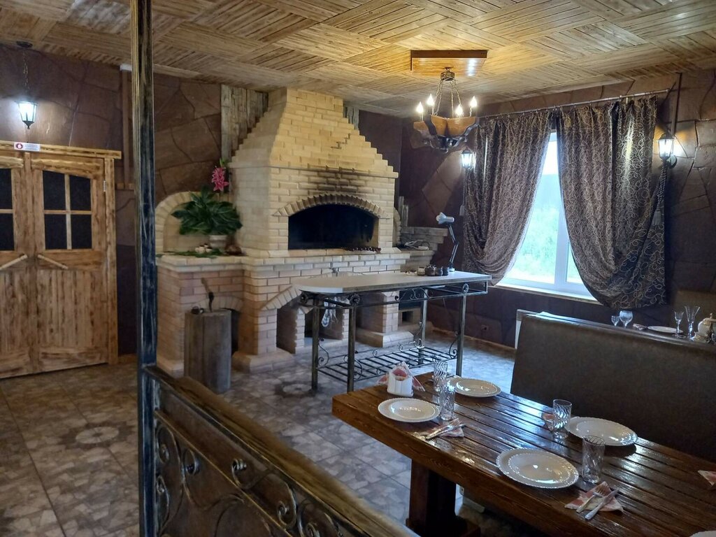 Кафе на Гарабаши круглое