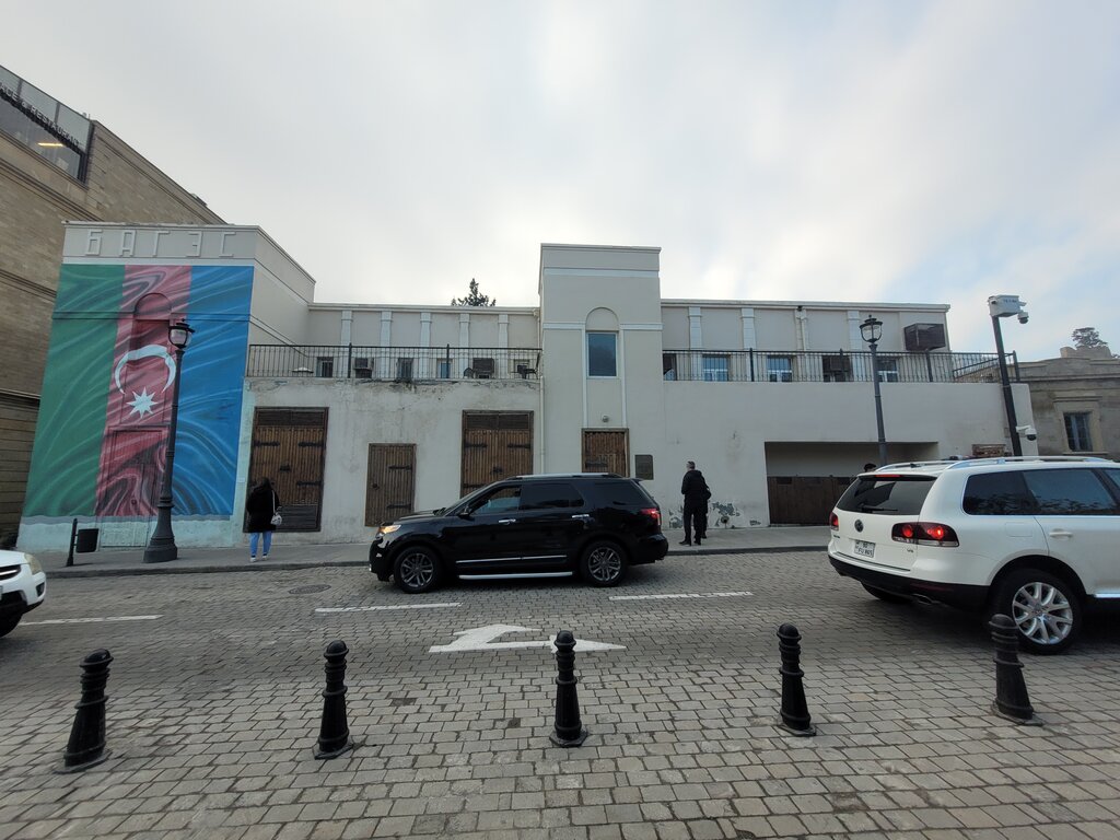Landmark, attraction Remains of Saint Nikolay's Church, Baku, photo