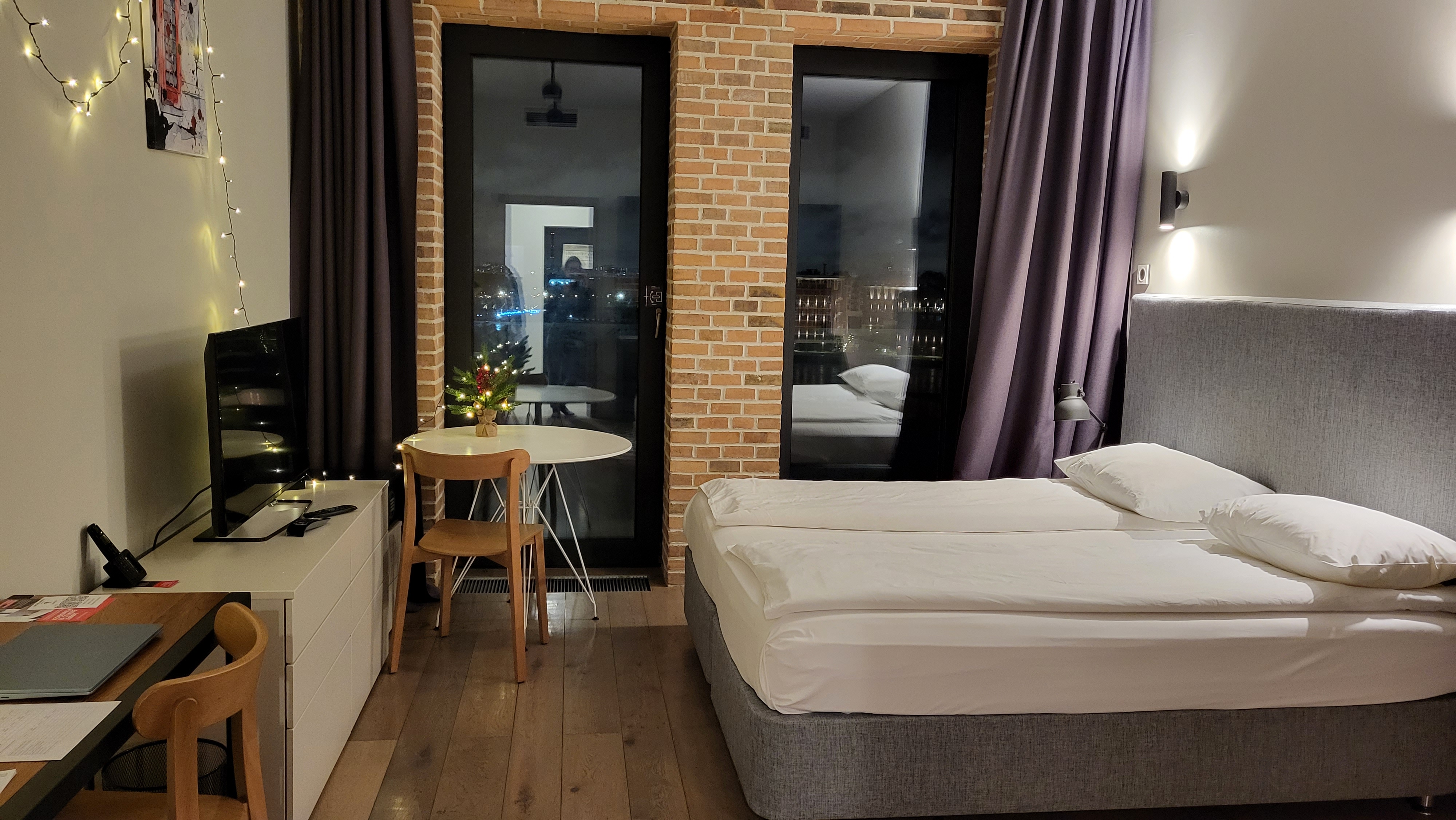 Фото Docklands aparthotel