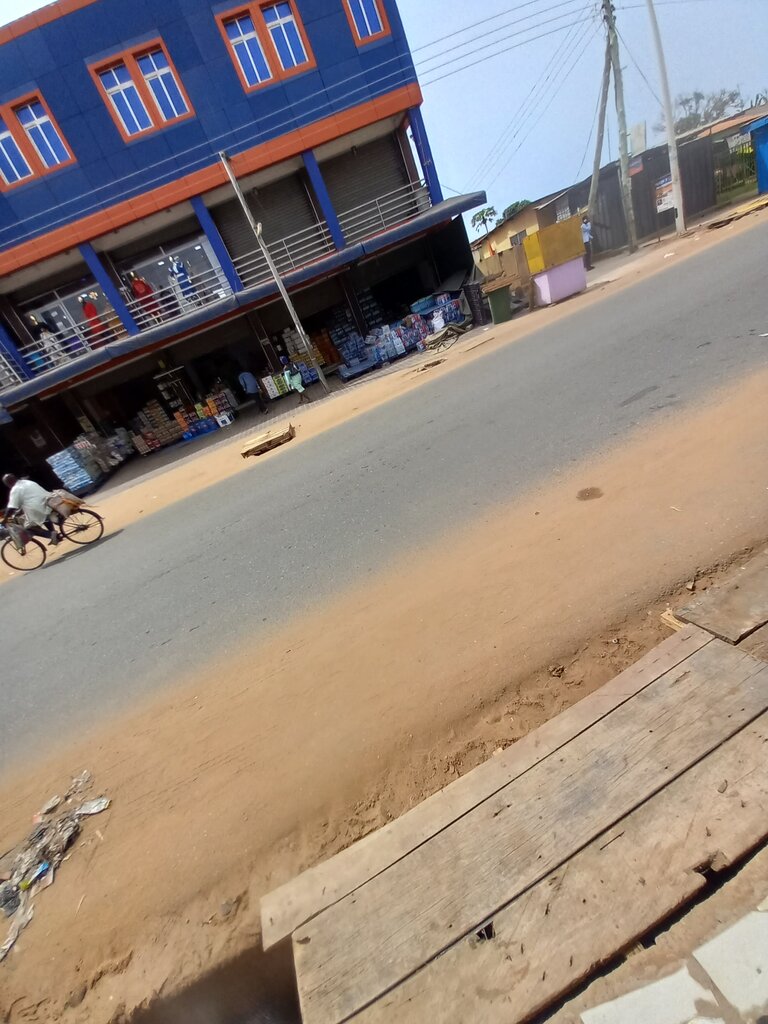 Shopping mall Sanka Plaza, Accra, photo