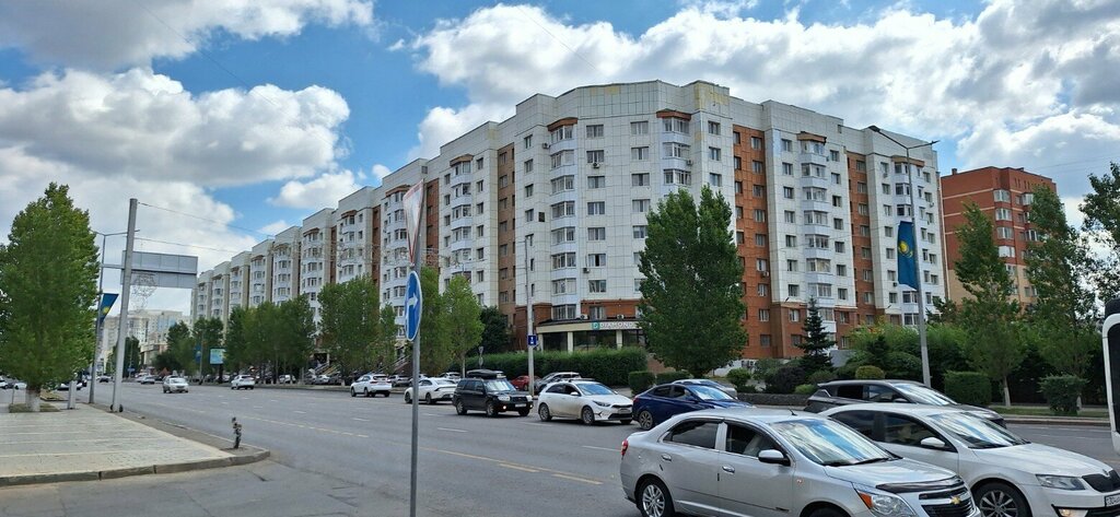Parcel automat Kaspi postomat, Astana, photo