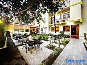 Гостиница Hotel Sapana Garden