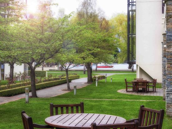 Фото Novotel Queenstown Lakeside