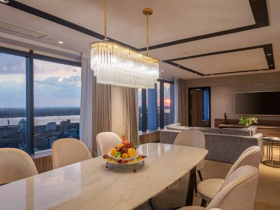 Фото Yangon Thanlwin Hotel