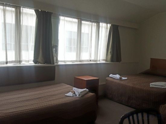 Фото Kiwi International Hotel