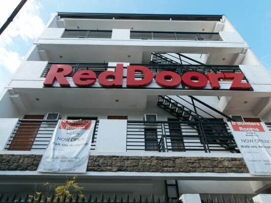 Фото RedDoorz @ DBuilders Rooms Bangkal Makati