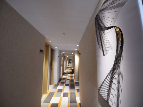 Фото Shell Hotel Shanghai Normal University Hongcao Road Metro Station Guiping Road