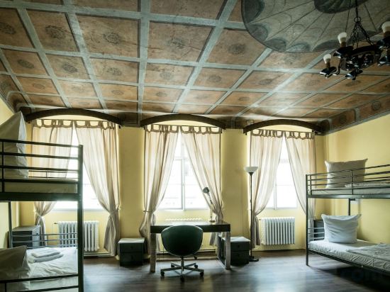 Фото Charles Bridge Hostel & Apartments