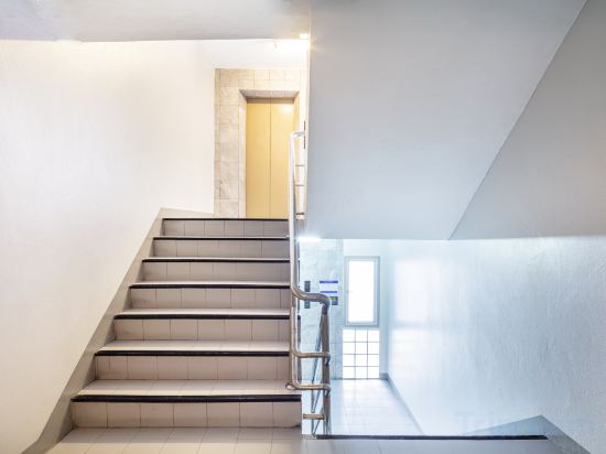 Фото Livotel Express Hotel Ramkhamhaeng 50