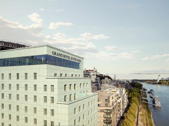 Фото Grand Hotel River Park, a Luxury Collection Hotel Bratislava
