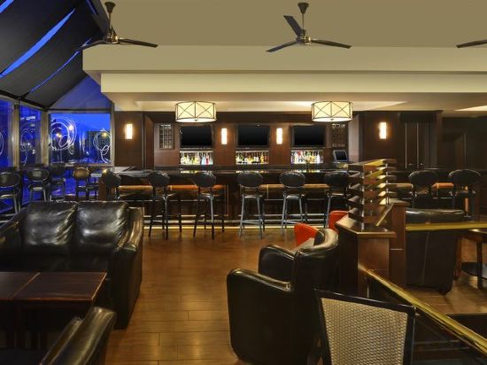 Фото Sheraton Hamilton Hotel