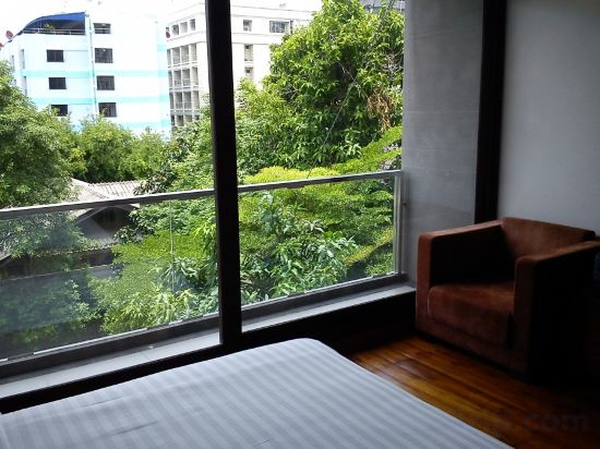 Фото LUXX Langsuan Hotel