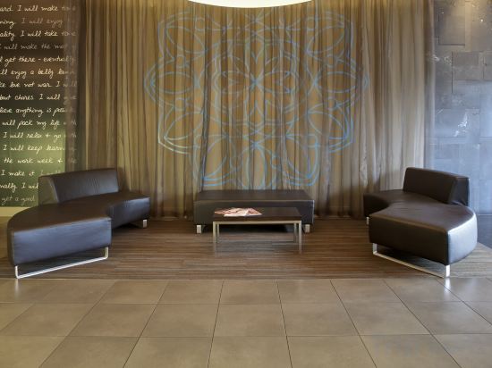 Фото Mantra Hindmarsh Square