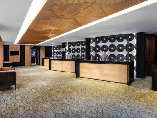 Фото Courtyard by Marriott Shanghai Central