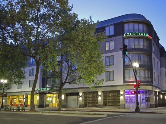 Фото Courtyard by Marriott Oakland Downtown