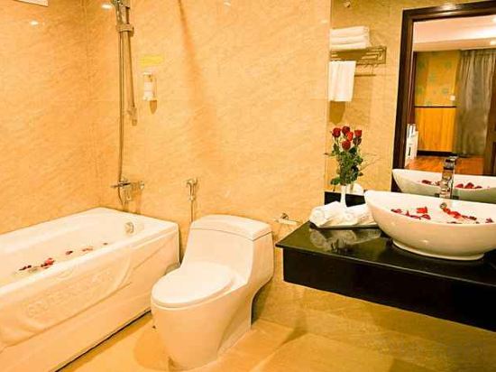 Фото Golden Rain 2