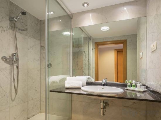 Фото Hotel Catalonia Barcelona Beach